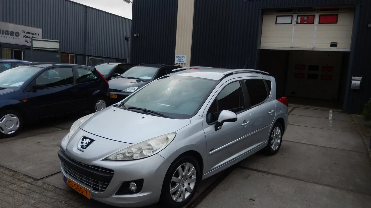 Peugeot 207 (2027) — foto 1