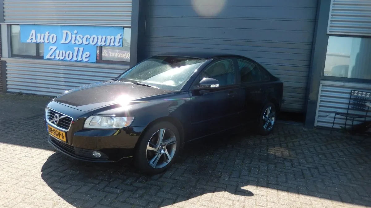 Volvo S40 (2011) — foto 1