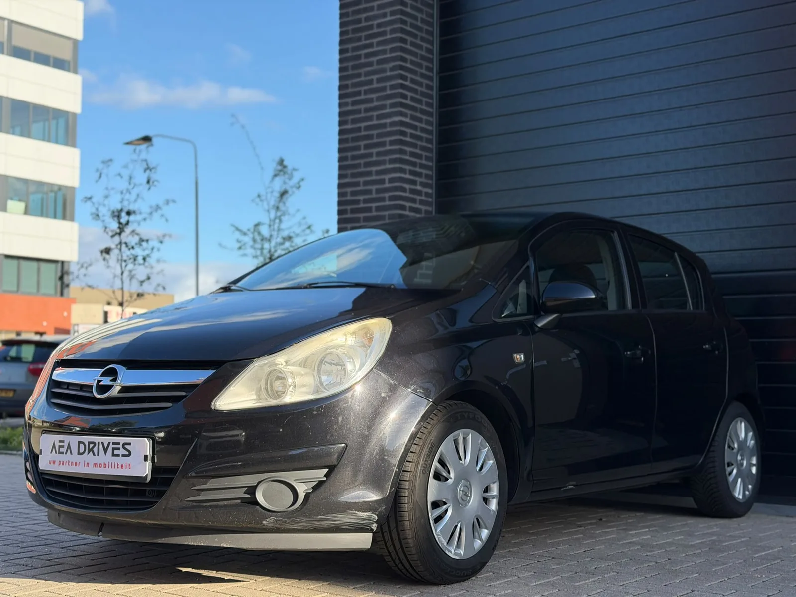 Opel Corsa (2009) — foto 1