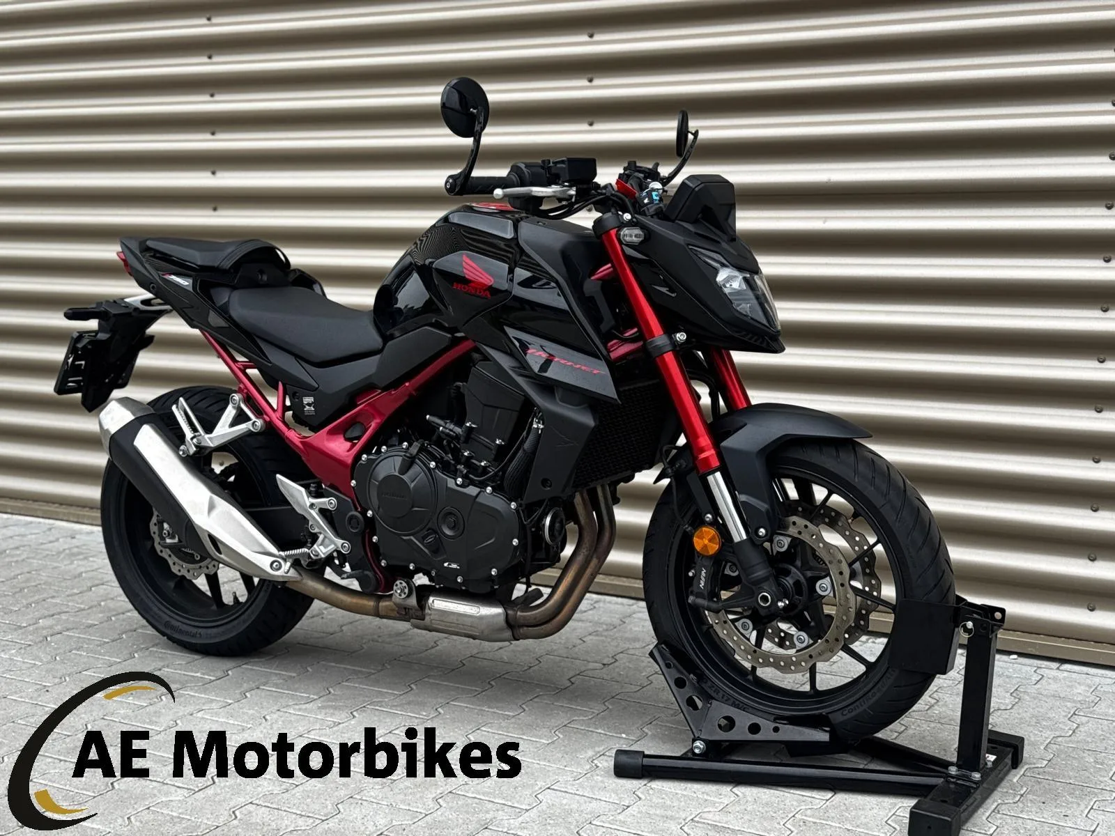 Honda CB 750 Hornet (2023) — foto 1