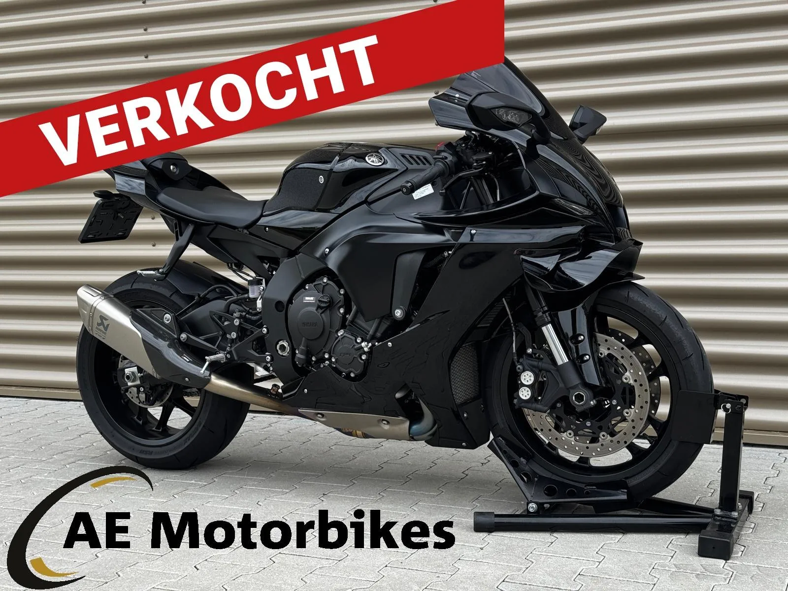 Yamaha YZF-R1 (2023) — foto 1