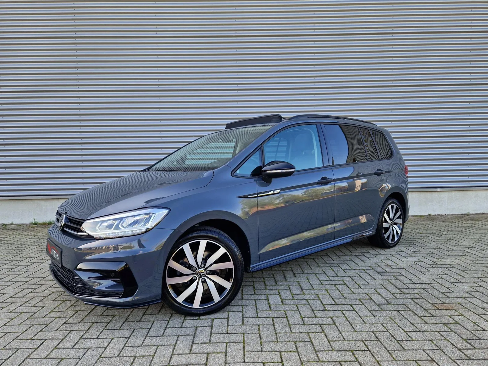 Volkswagen Touran (2022) — foto 1