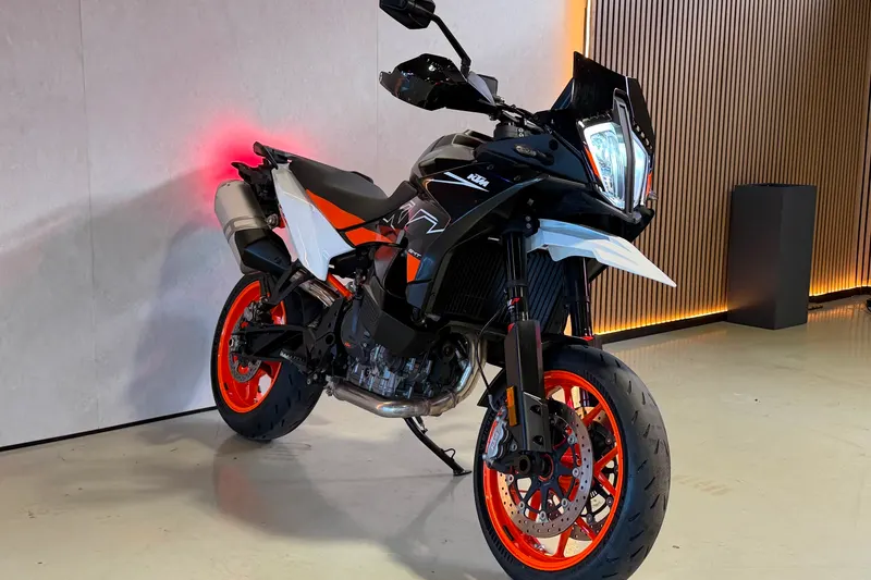KTM 890 SMT (2025)