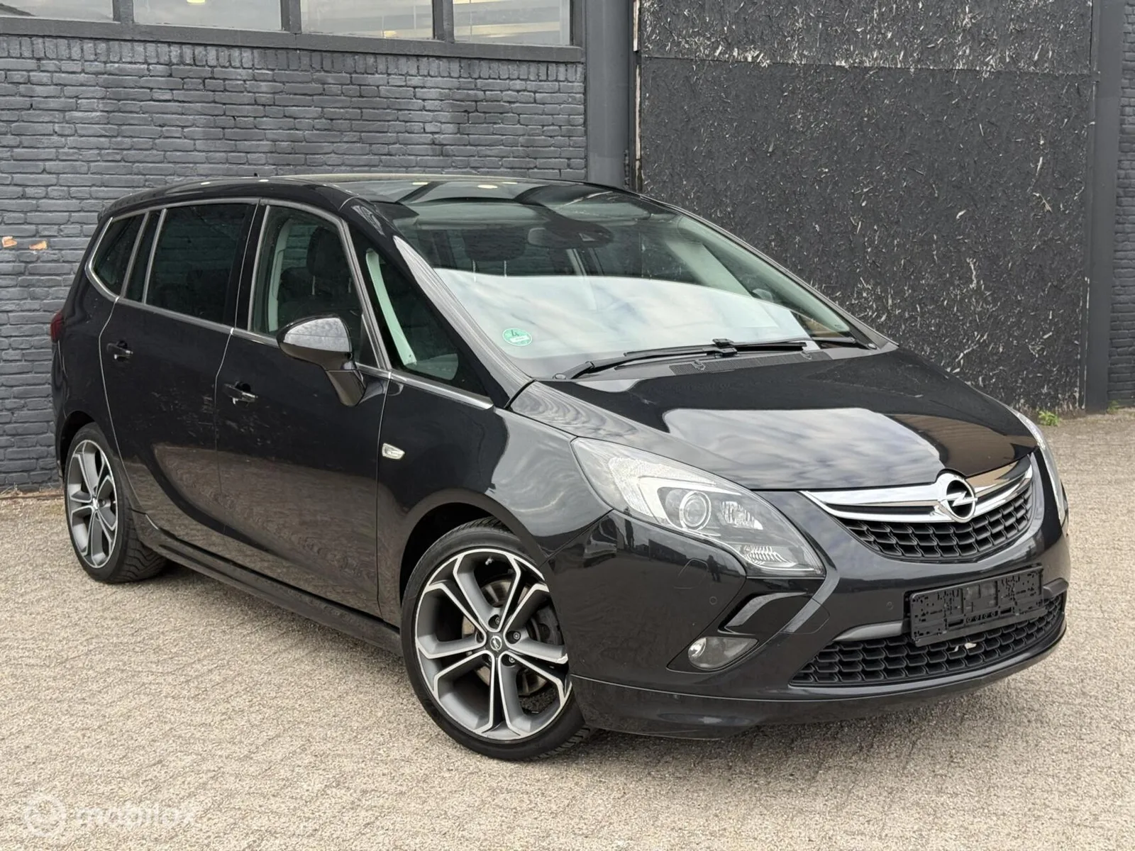 Opel Zafira (2015) — foto 1