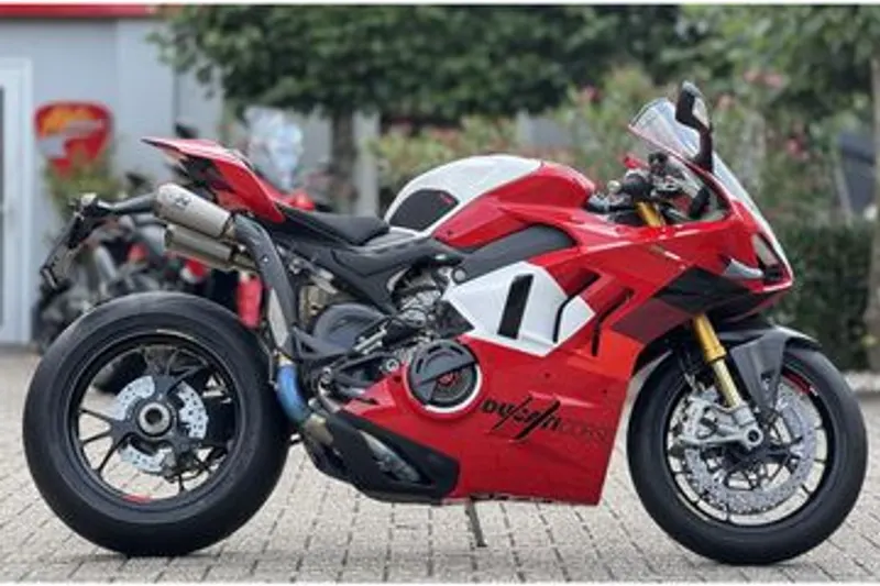 Ducati Panigale V4 R (2023)