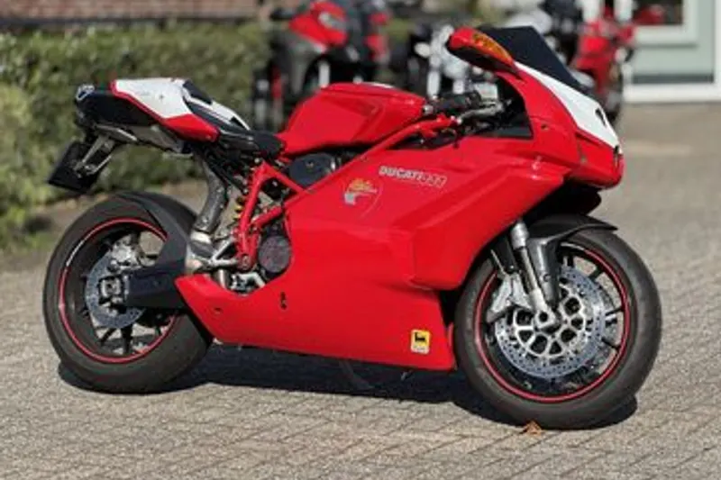 Ducati 999 (2005)