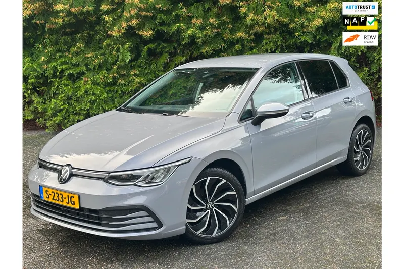 Volkswagen Golf (2023)
