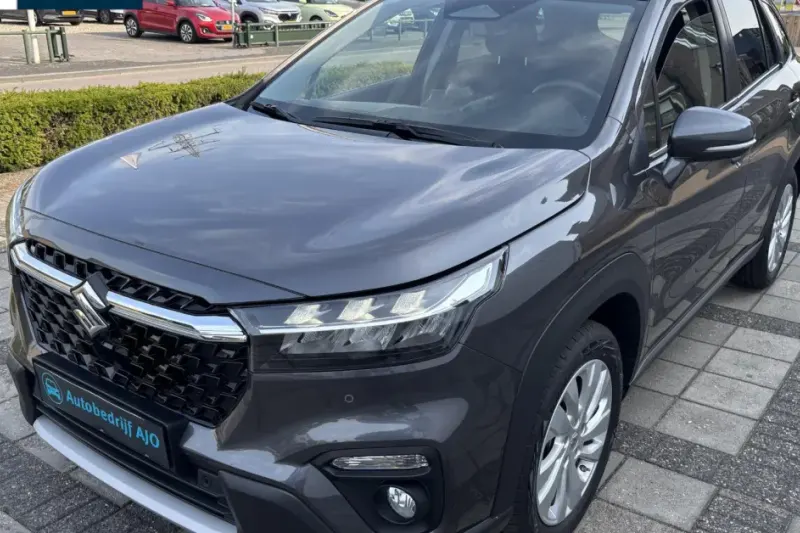 Suzuki S-Cross (2025)