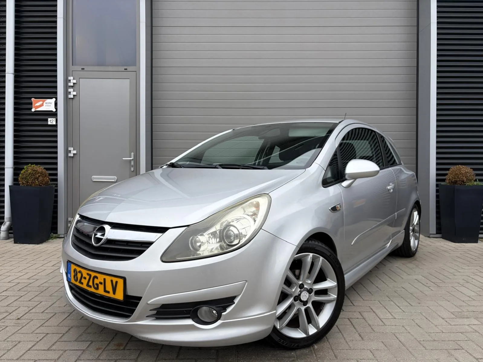 Opel Corsa (2008) — foto 1