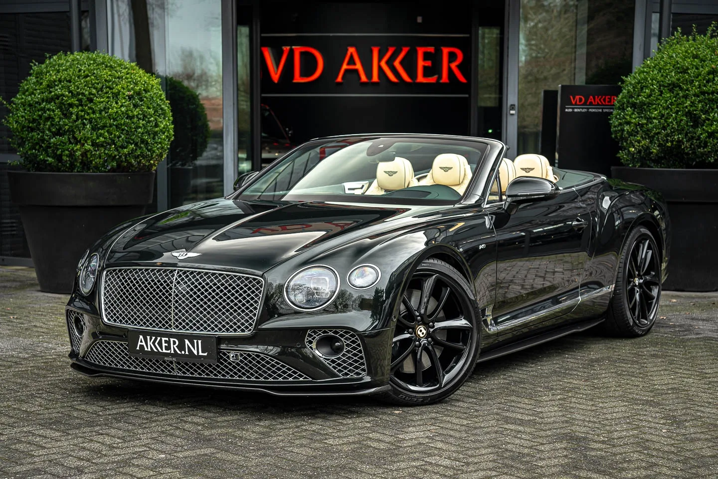 Bentley Continental GTC (2021) — foto 1
