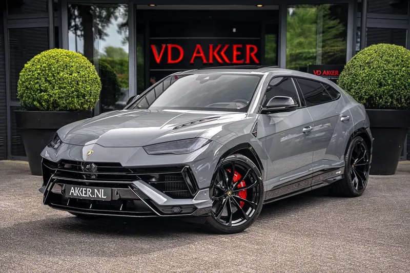 Lamborghini Urus S (2024)