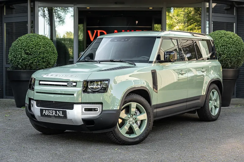 Land Rover Defender (2025)
