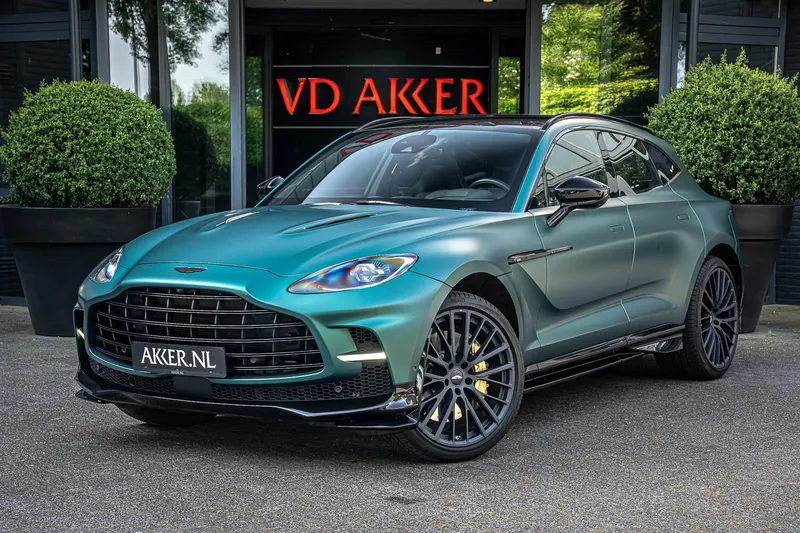 Aston Martin DBX 707 (2023)