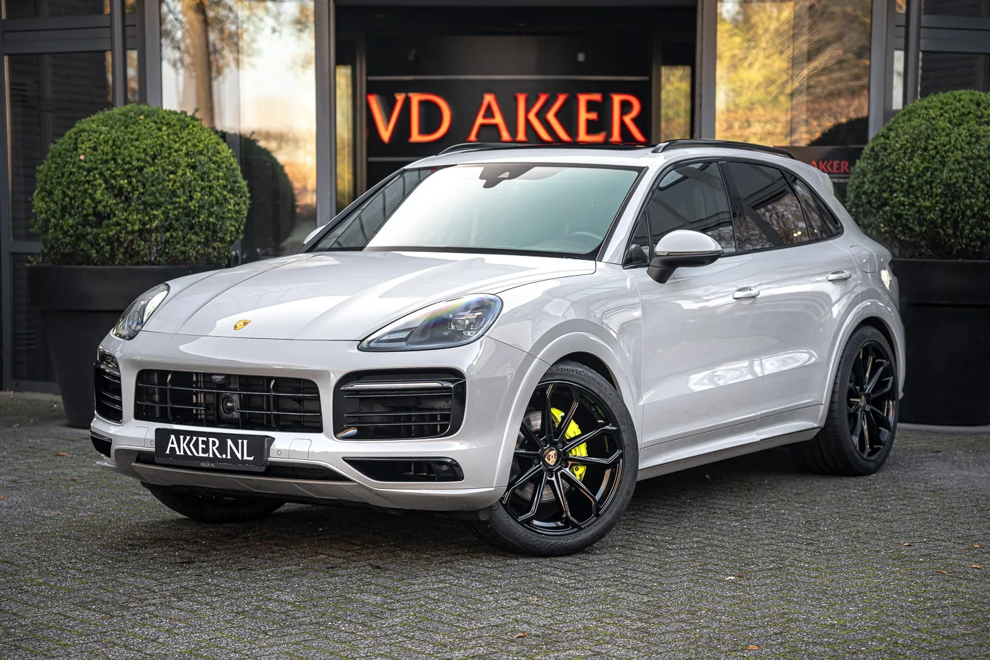 Porsche Cayenne E-Hybrid (2023) — foto 1
