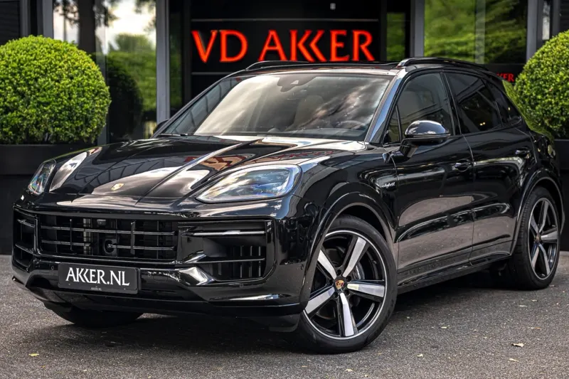 Porsche Macan (2024)