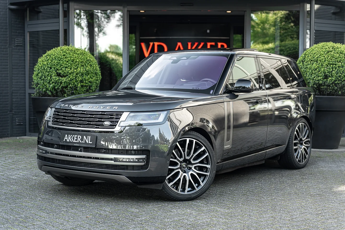 Land Rover Range Rover (2023) — foto 1