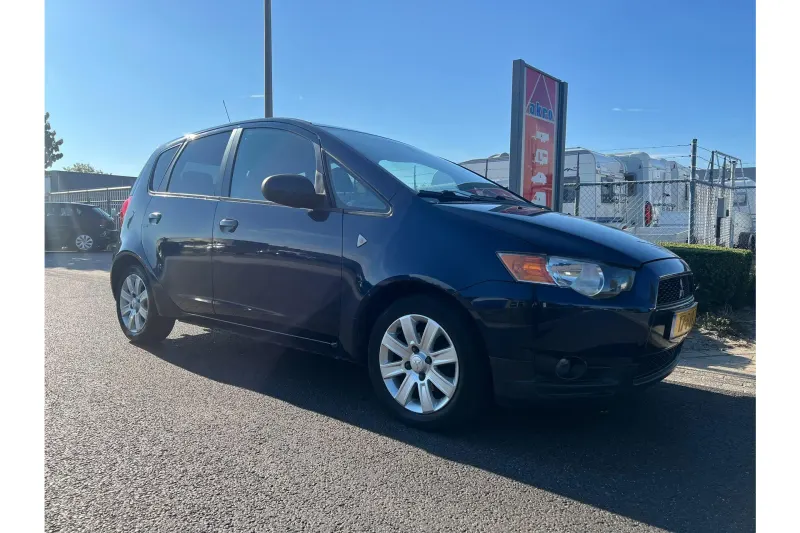 Mitsubishi Colt (2011)