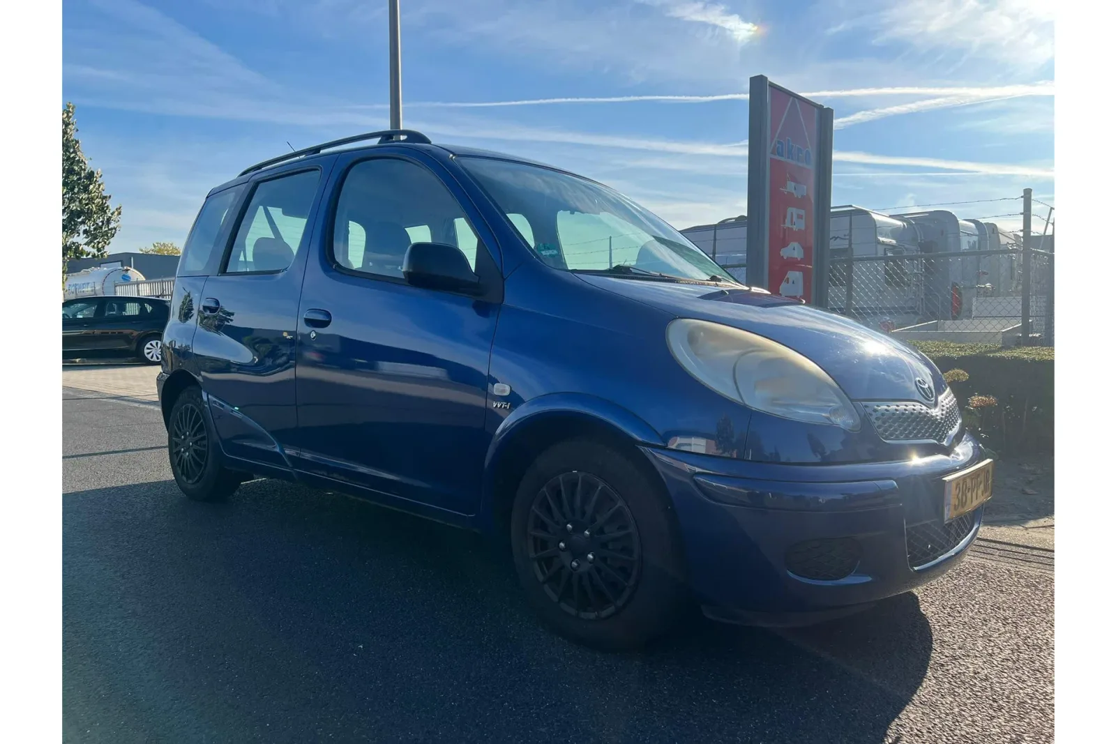 Toyota Yaris Verso (2004) — foto 1