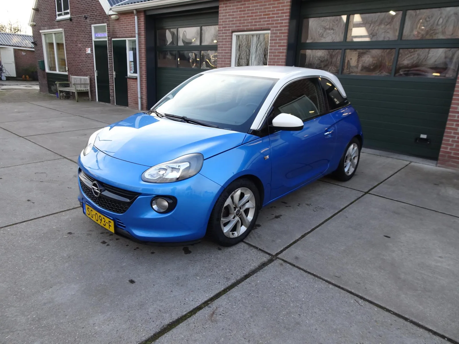 Opel Adam (2016) — foto 1
