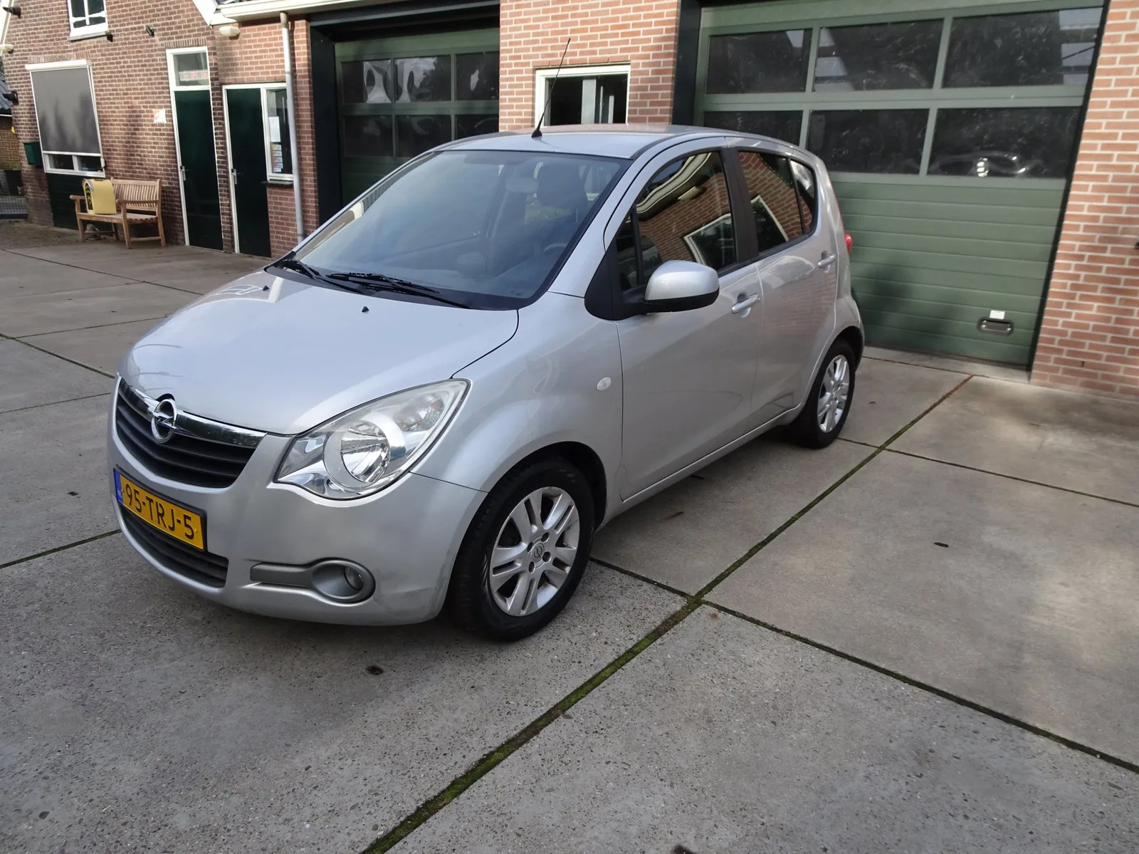 Opel Agila (2012) — foto 1