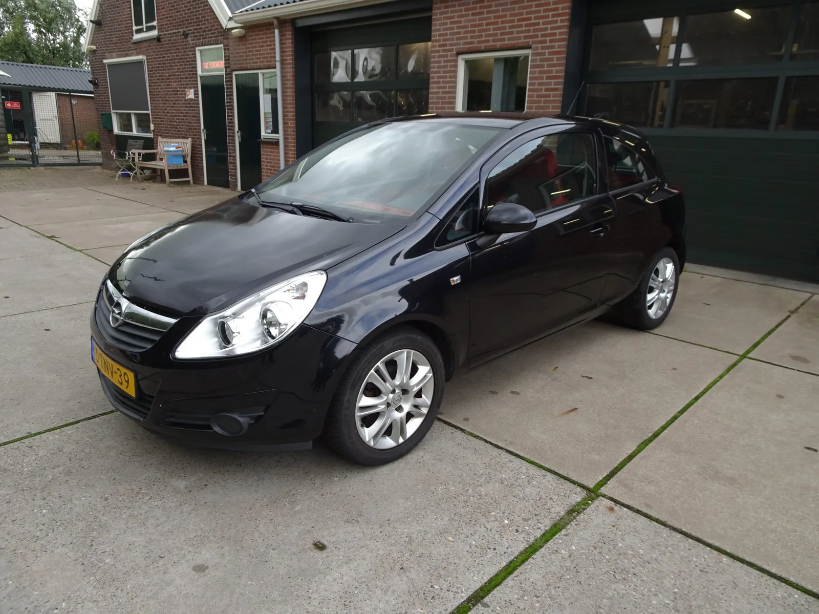 Opel Corsa (2008) — foto 1