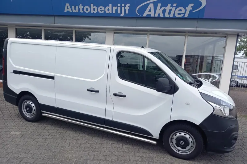 Nissan NV300 (2021)