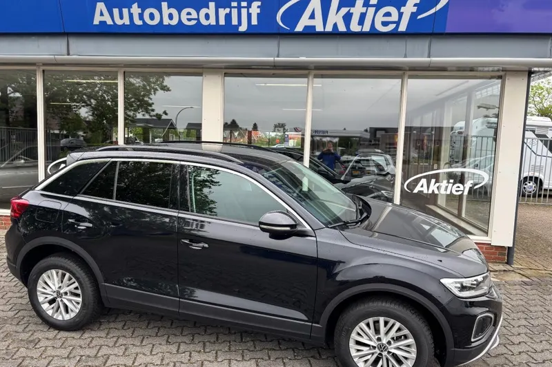 Volkswagen T-Roc (2024)