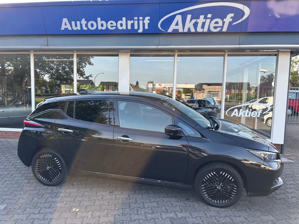 Nissan Leaf (2023) — foto 1