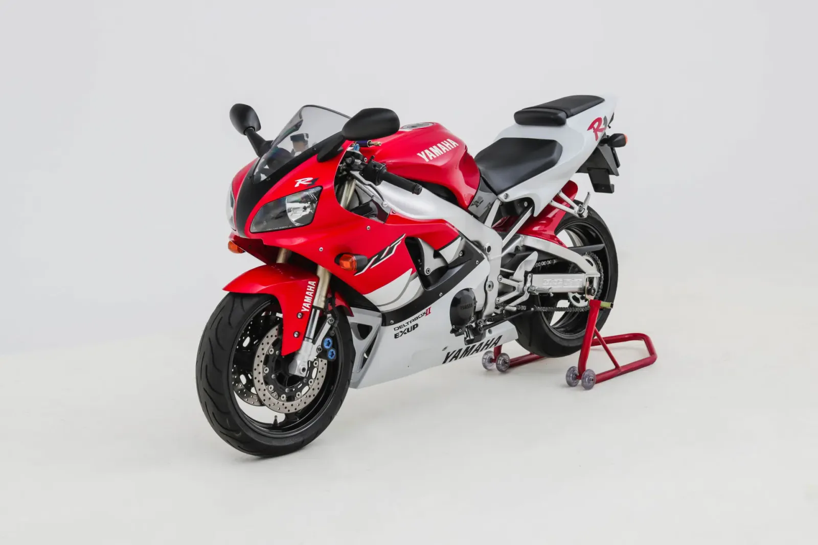 Yamaha YZF-R1 (1999) — foto 1