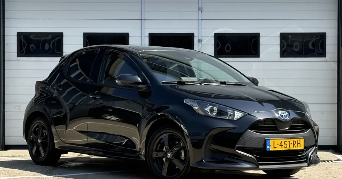 Toyota Yaris (2021) — foto 1
