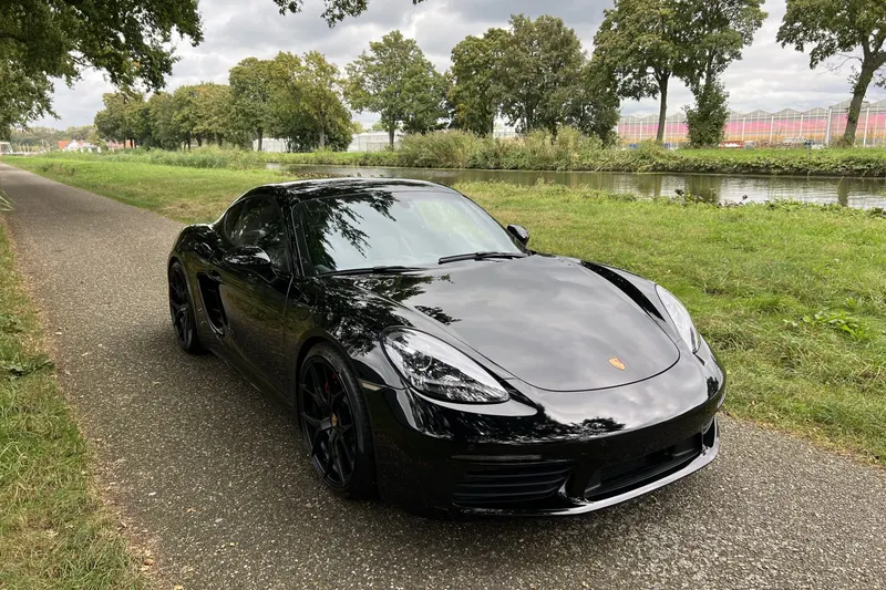 Porsche Cayman (2017)