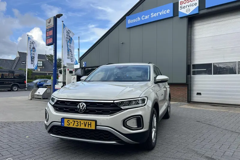 Volkswagen T-Roc (2023)