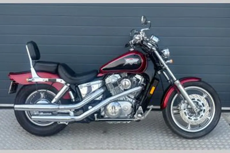Honda VT 1100 (1994)