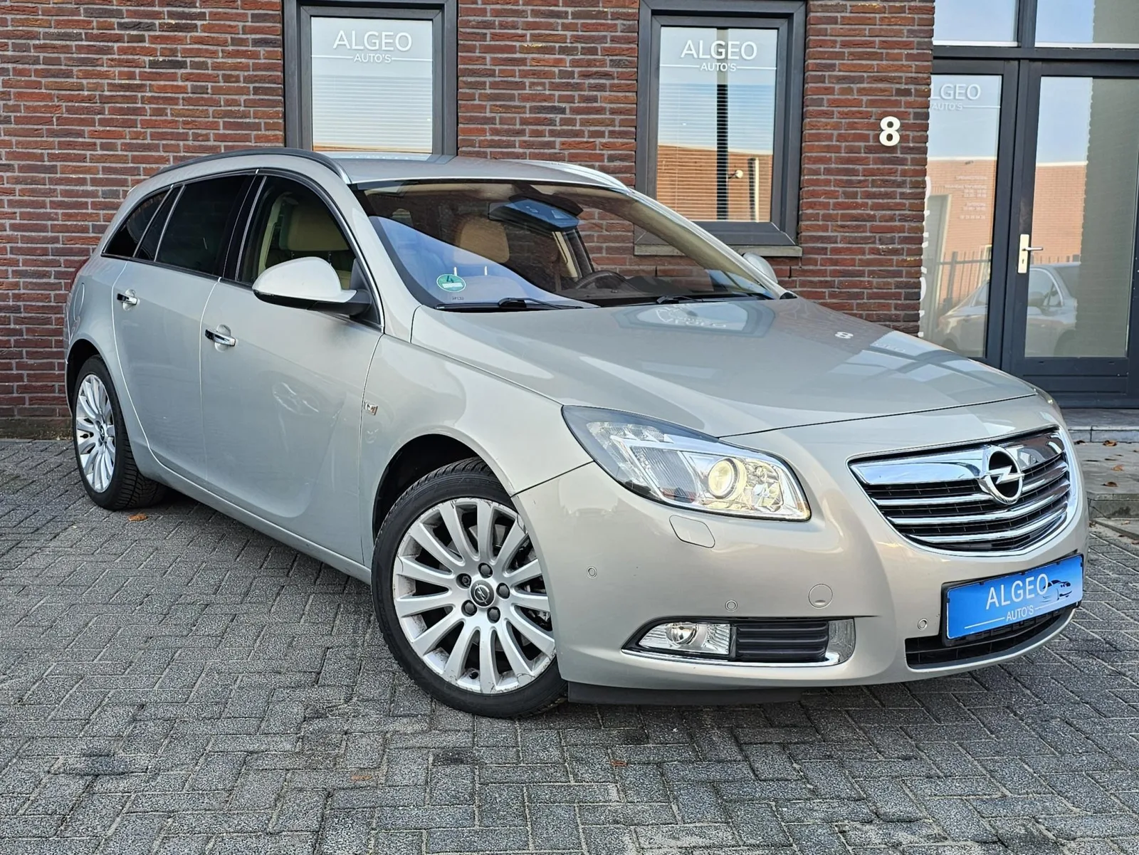 Opel Insignia (2009) — foto 1