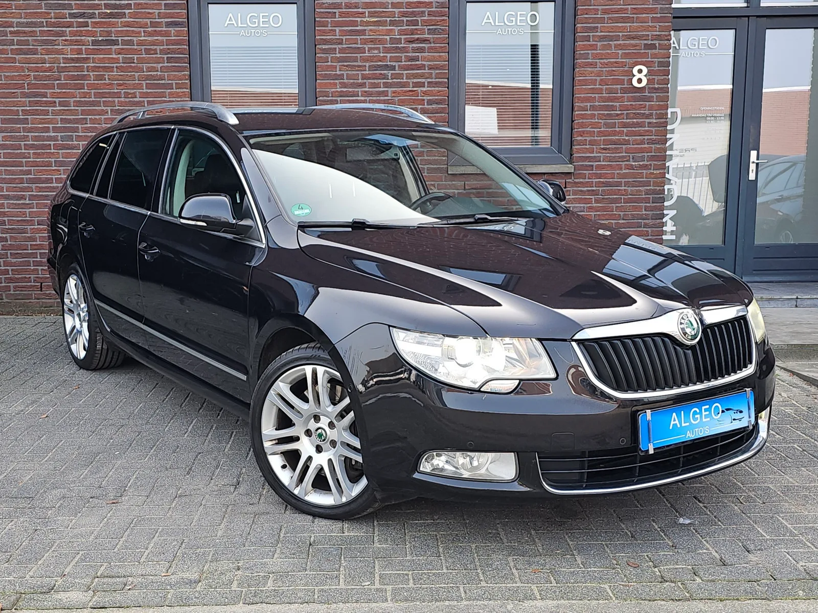 Škoda Superb (2010) — foto 1