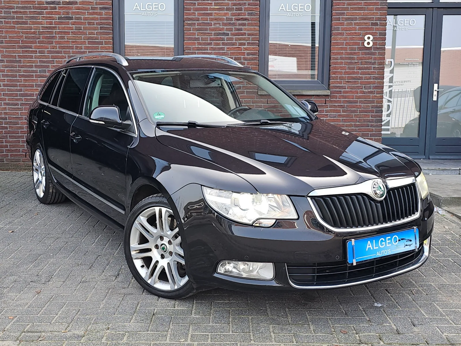 Škoda Superb (2010) — foto 1