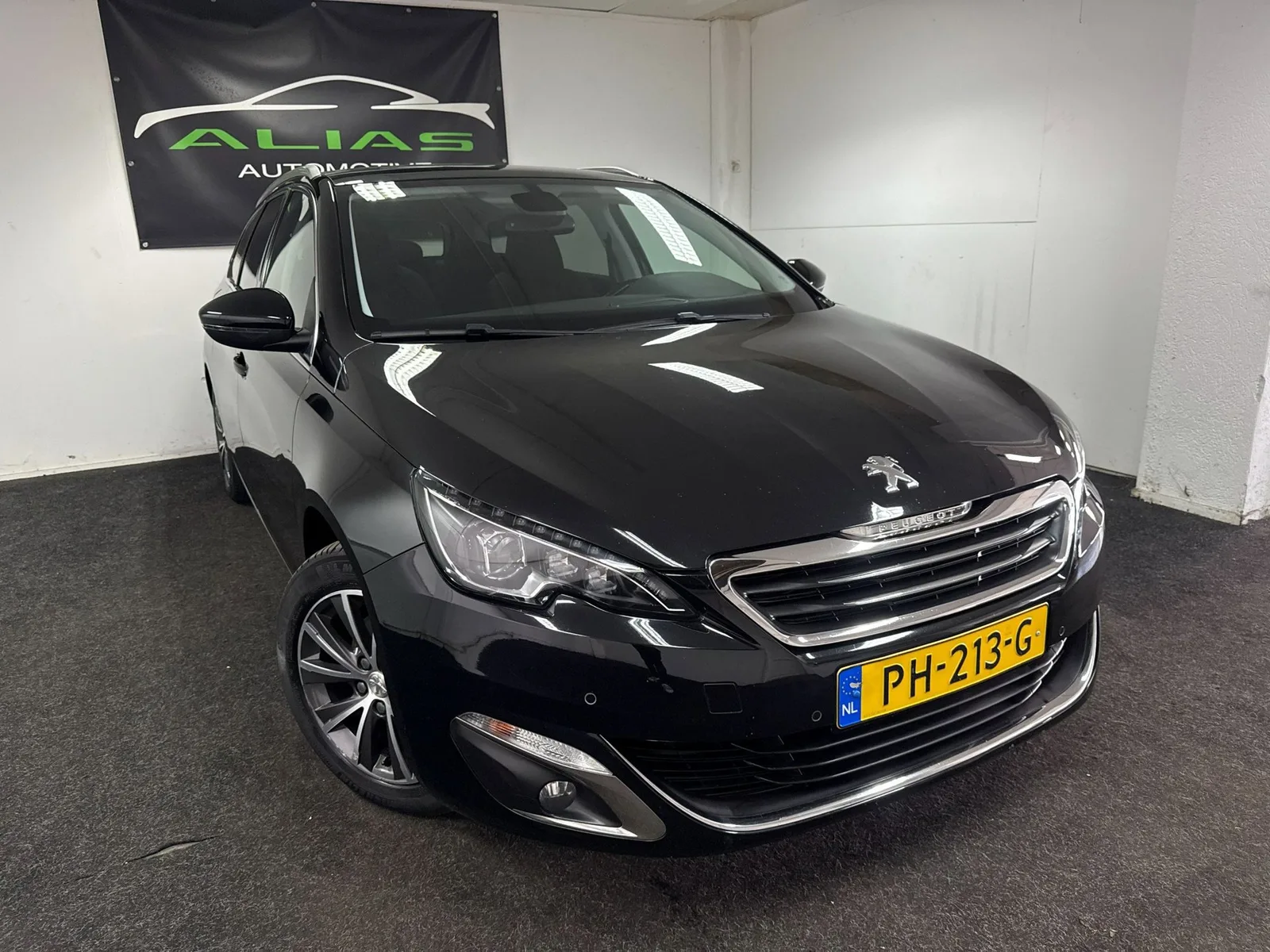 Peugeot 308 (2017) — foto 1