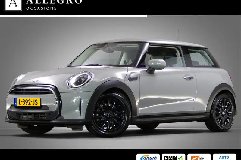 MINI One (2021)