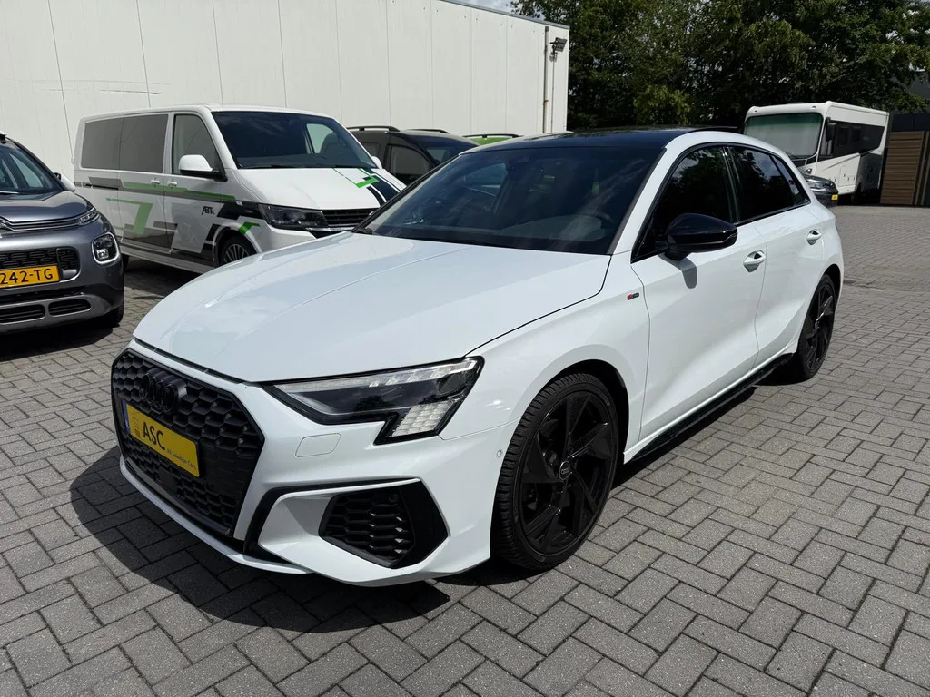 Audi A3 (2024) — foto 1