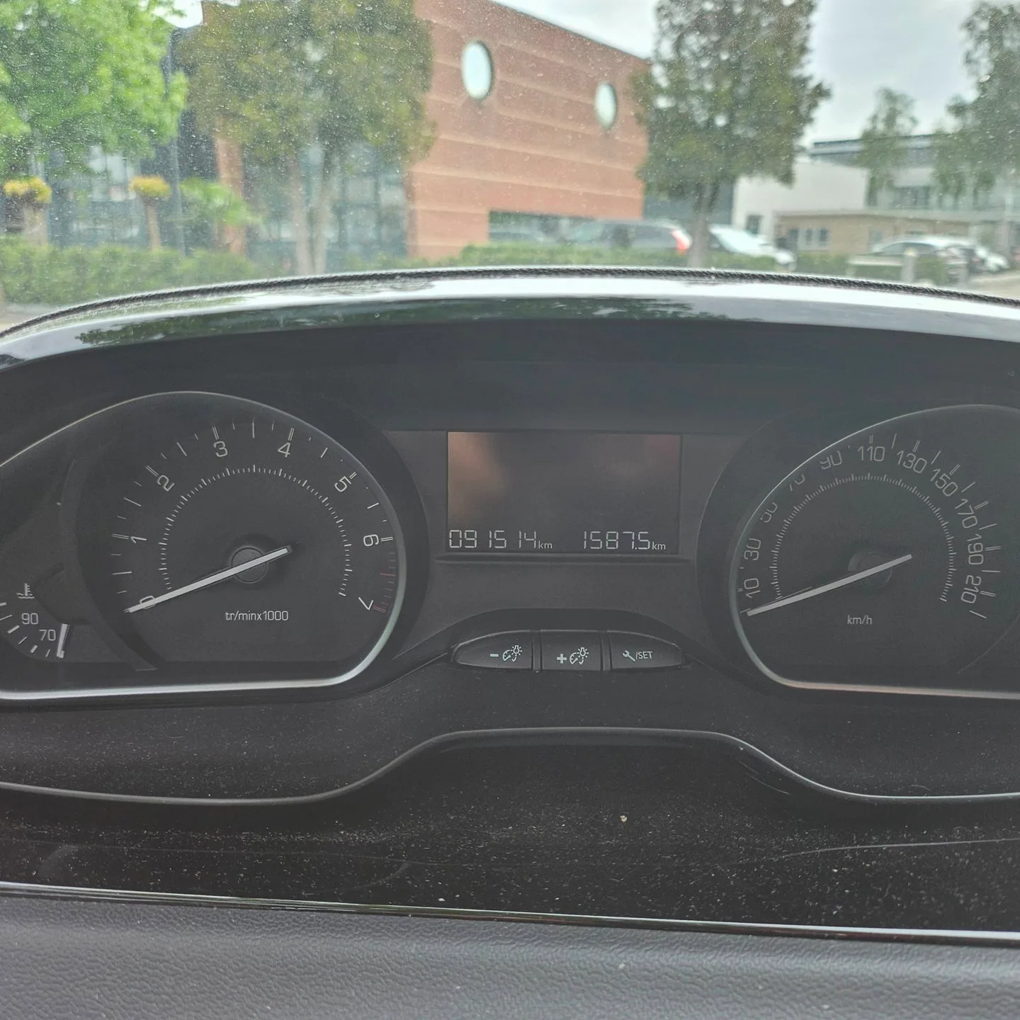 Peugeot 208 (2019) — foto 1