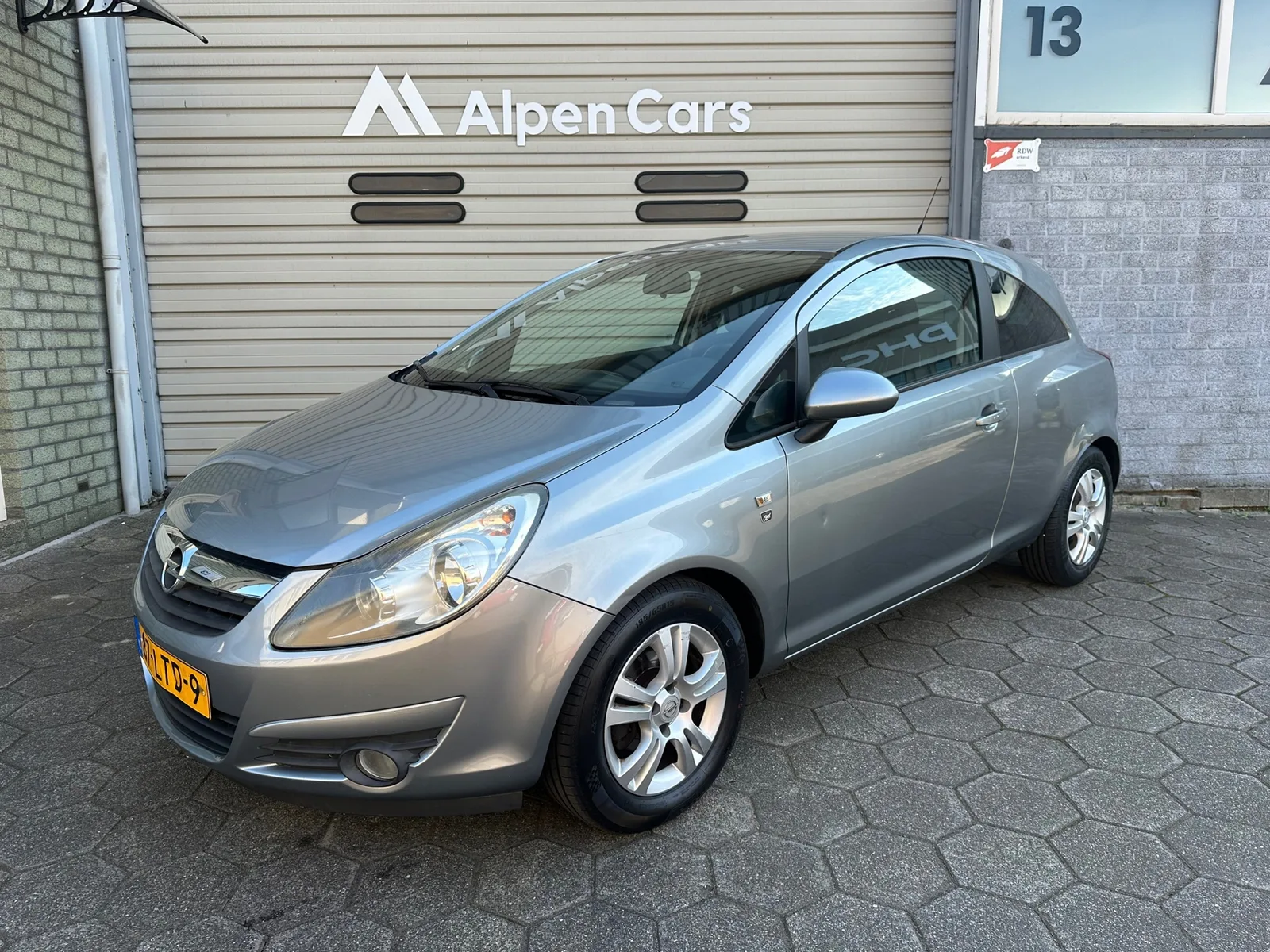 Opel Corsa (2010) — foto 1