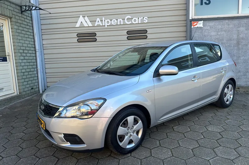 Kia Ceed (2010)
