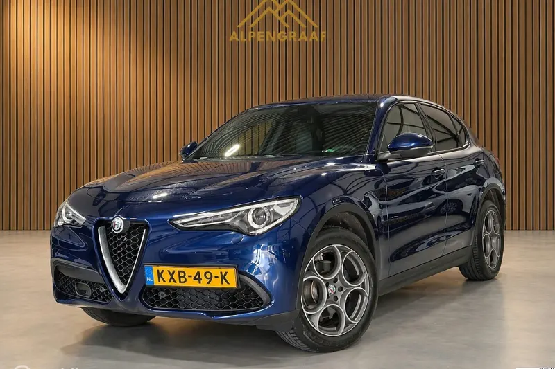 Alfa Romeo Stelvio (2017)