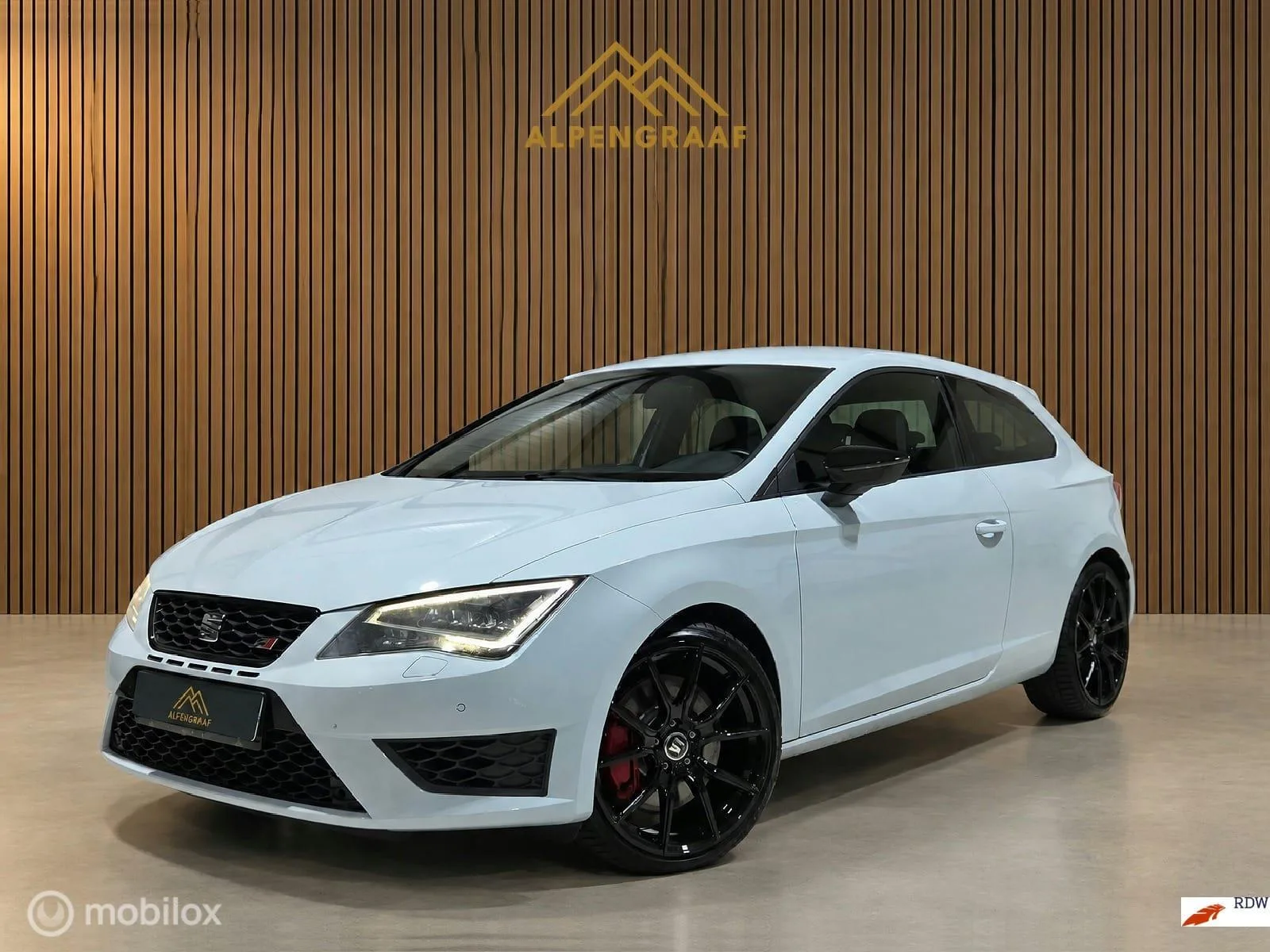 SEAT Leon (2014) — foto 1