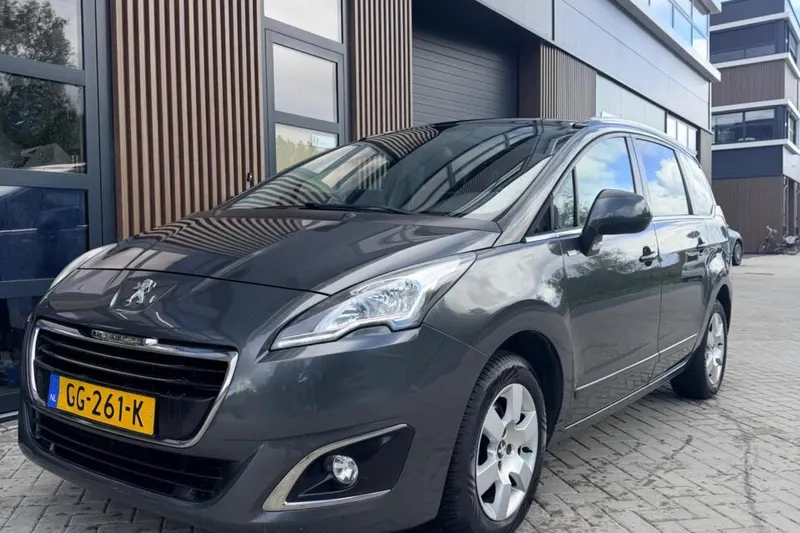Peugeot 5008 (2015)