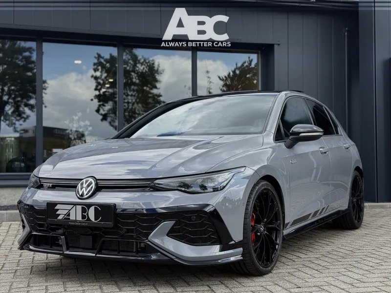 Volkswagen Golf (2025) — foto 1
