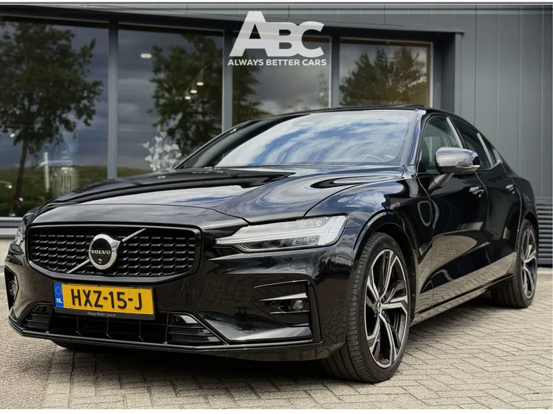 Volvo S60 (2024) — foto 1