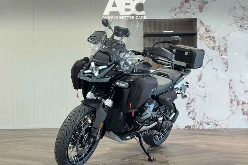 BMW R (2025)
