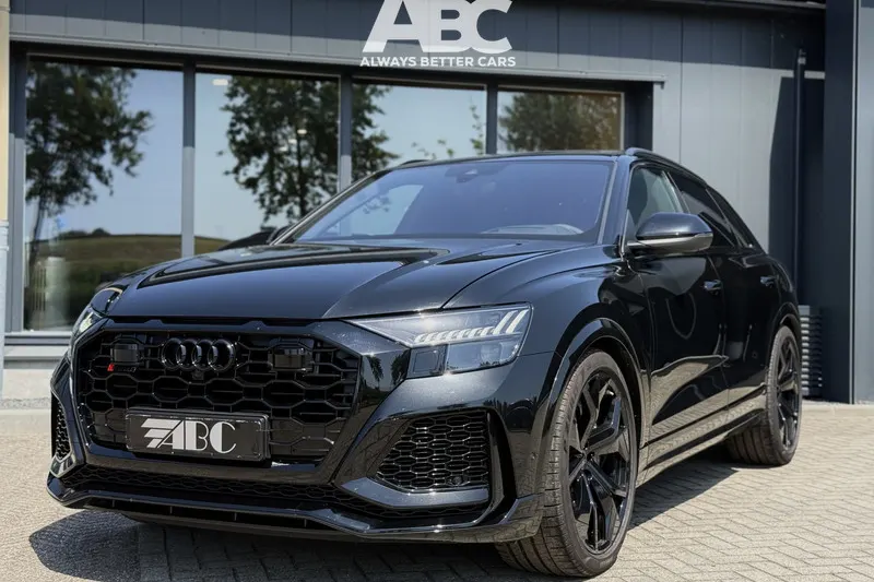 Audi RSQ8 (2023)