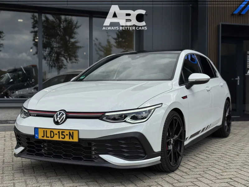 Volkswagen Golf (2021) — foto 1